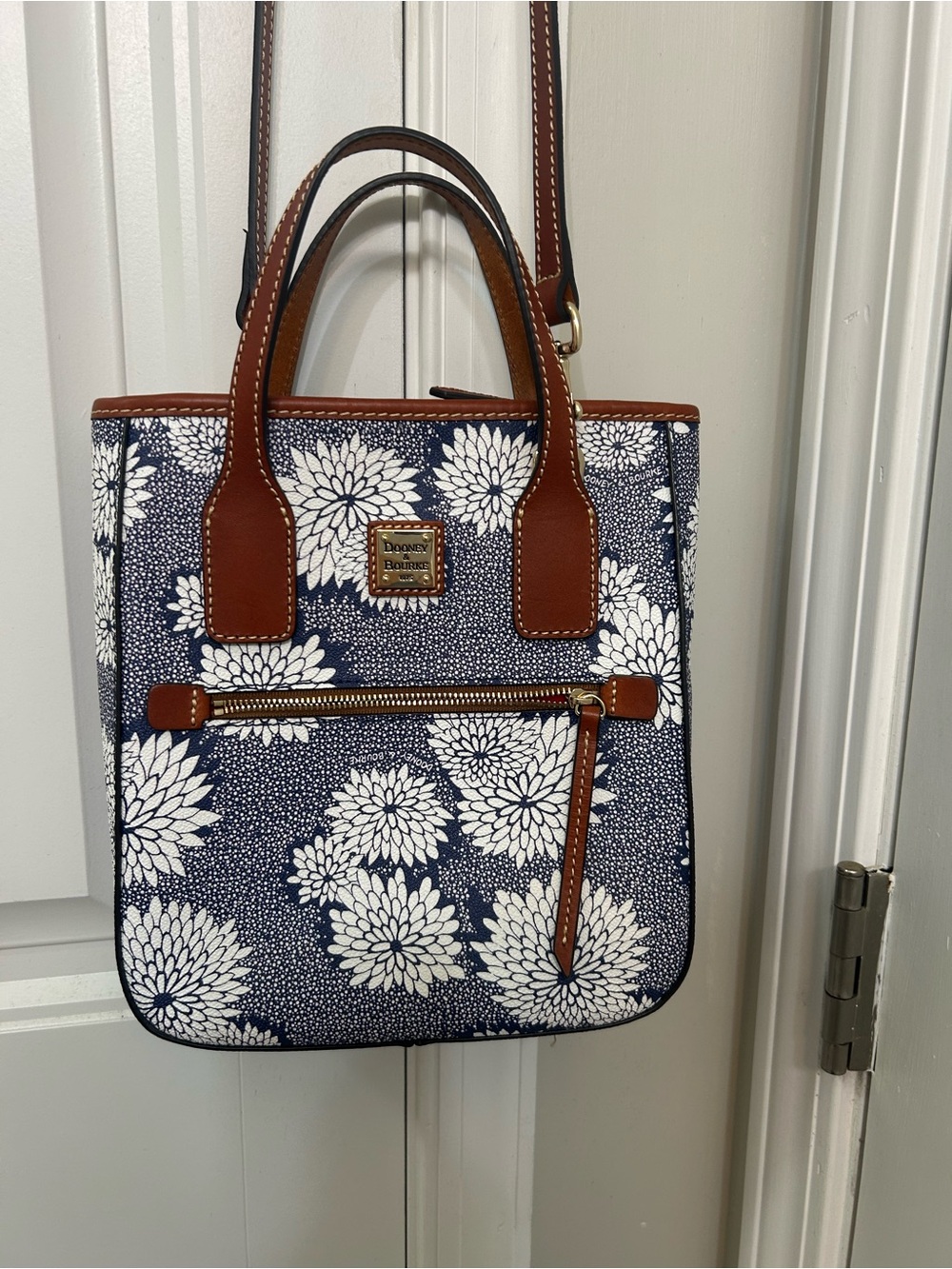 Dooney & Bourke Zinnia Small Handle Crossbody